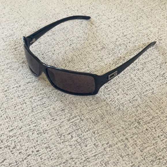 Gucci Vintage Black Sunglasses - Picture 3 of 8